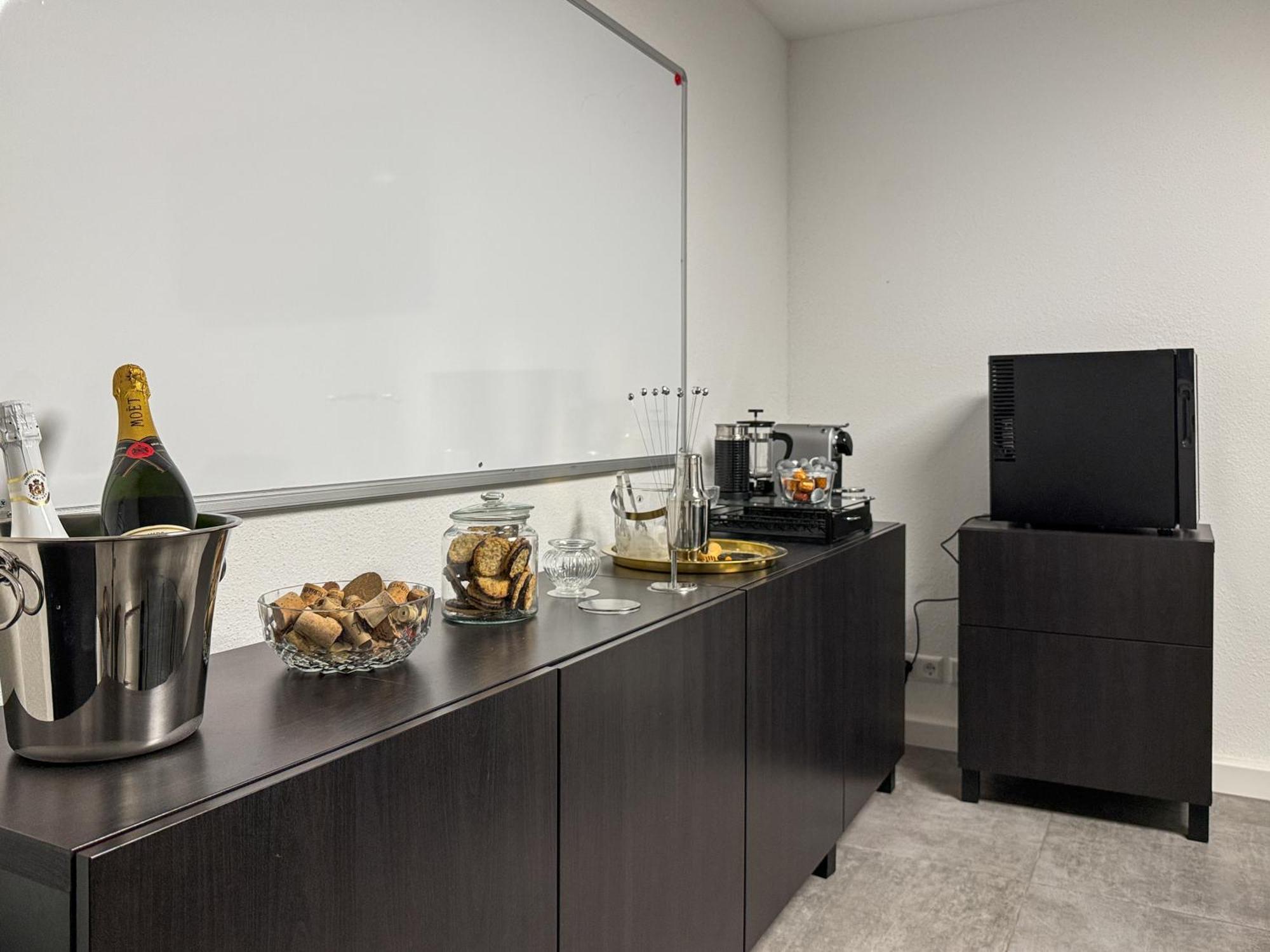 Group Friendly Comfort Central Stuttgart Apartment ภายนอก รูปภาพ